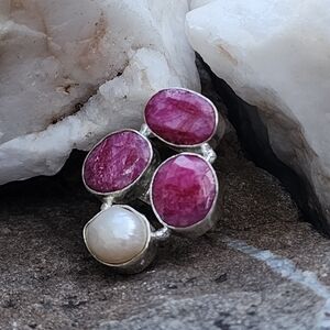 Genuine Pearls Raw Pink Ruby White Rhodium/925 Silver Ring